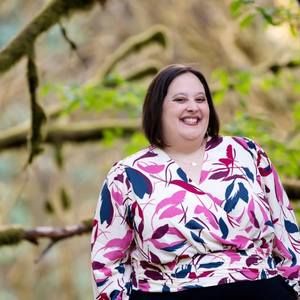 Meet your Posher, Adrienne